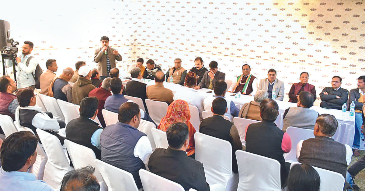 Dhariwal, other leaders discuss campaign strategy during meet